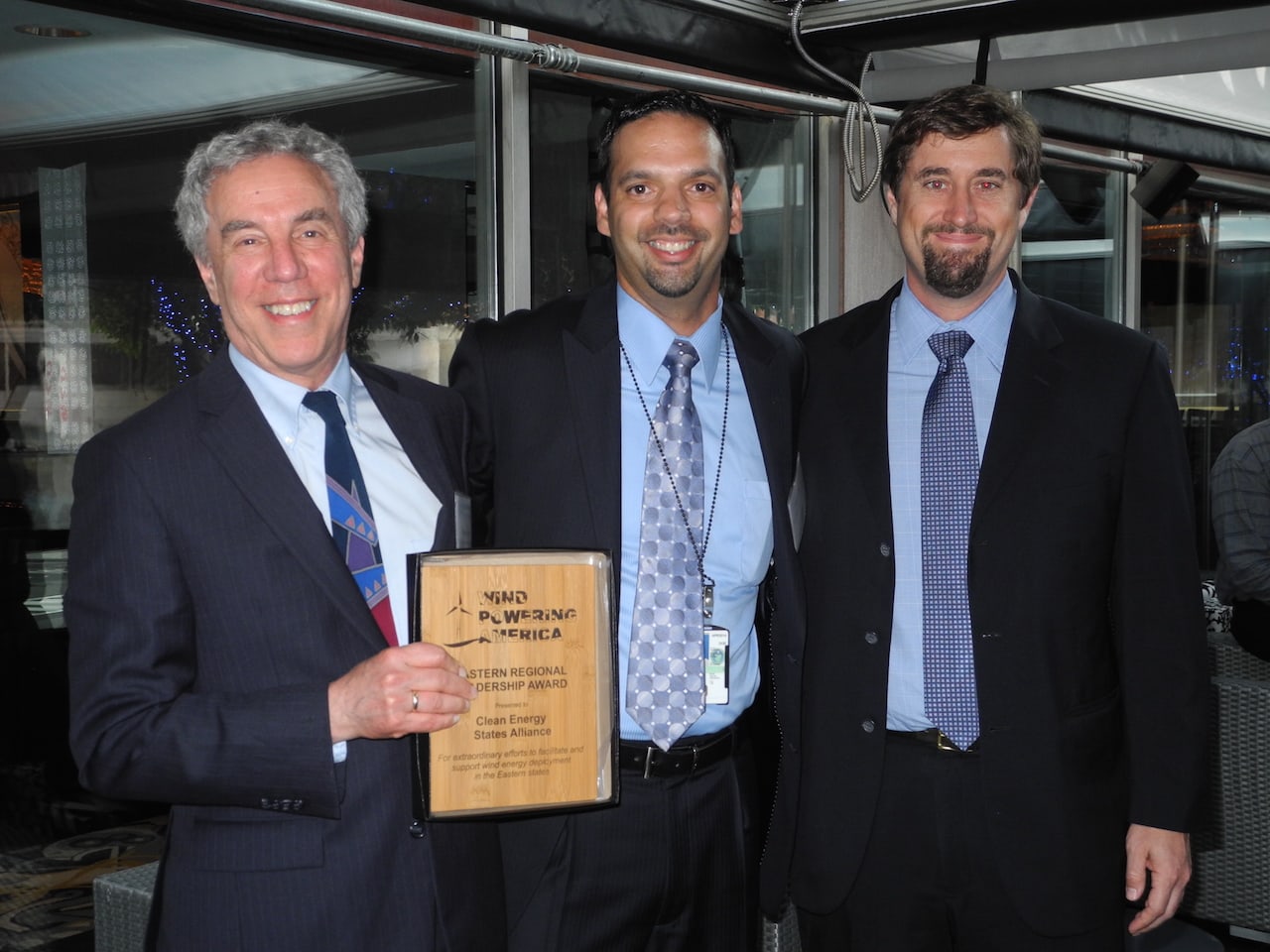 CESA Executive Director Warren Leon accepts the 2013 Wind Powering America Eastern Regional Leadership Award