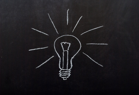 blogphoto-Light-bulb-drawn-on-blackboard
